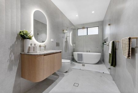 Brand New 5 Bedroom Duplex - Photo 2