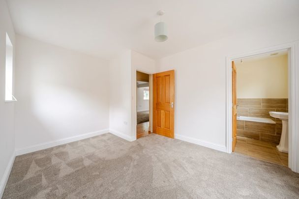 2 bedroom detached house to rent - Photo 1
