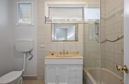 105 Pembroke Road, Mooroolbark - Photo 3