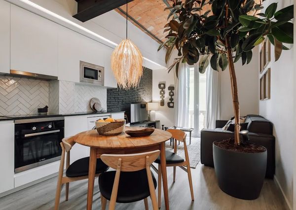 Carrer del Diluvi, Barcelona, Catalonia 08012