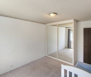 SUNNY TWO BEDROOM HOME IN CONVENIENT LOCATION - Photo 1