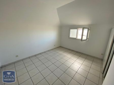 Location Appartement 4 pièces 130m² ST DENIS 97400 - Photo 2