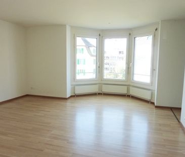 Helle moderne Wohnung angrenzend ans urbane Neu-Oerlikon - Foto 1