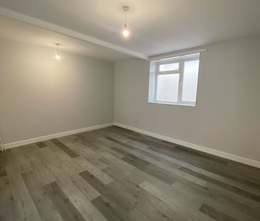 Bournemouth Road, Poole, Dorset, BH14 - Photo 2