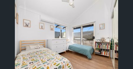 Spacious, Luxury Living Townhouse - Photo 5