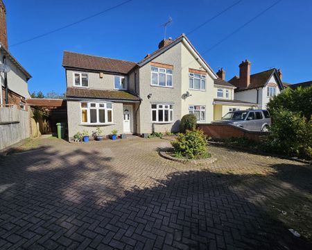 3 bed semi-detached house to rent in Birches Lane, Kenilworth, CV8 - Photo 5