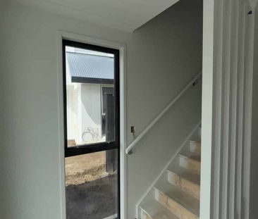 4 BEDROOM TOWNHOUSE - Photo 5