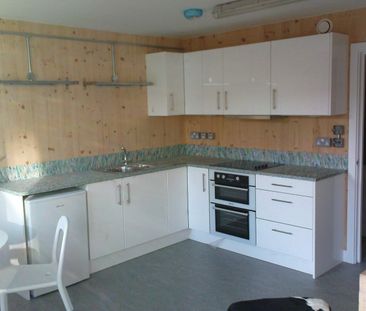 2 Bed Maisonette, Little Bishop Street, BS2 - Photo 5