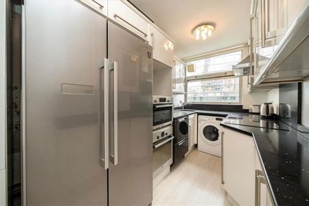 3 bedroom flat to rent - Photo 3