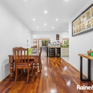 SPACIOUS 3 BEDROOM HOUSE - Photo 2