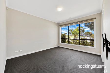 Spacious Family Home in Prime Mernda Location - Photo 4