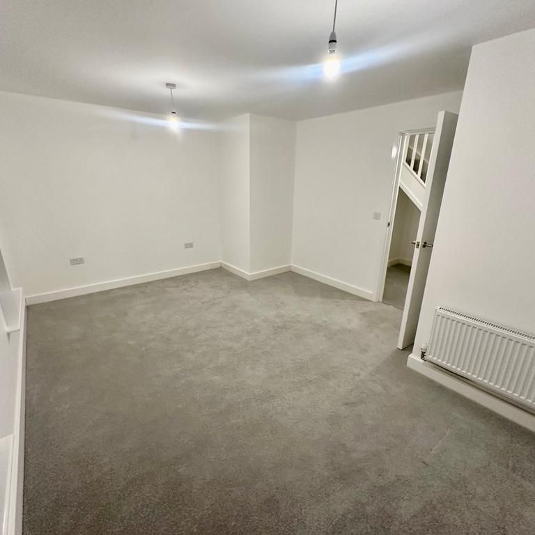 2 bedroom house to rent - Photo 1