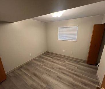 Spacious 3-Bedroom Ground-Floor Basement Suite in Renfrew Heights - Photo 3