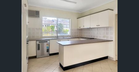 Space, Comfort and Coastal Convenience - Photo 2