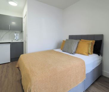 Room in a Shared House, The Meadow Way, HA3 - Photo 2