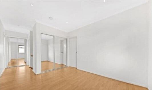 Altona Meadows - Photo 1