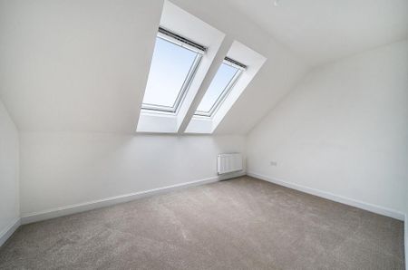 3 bedroom end of terrace house to rent - Photo 4