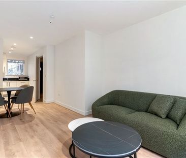 The Ivory Building, 10 Hanover Street East, Grand Canal Dk, Dublin ... - Photo 2