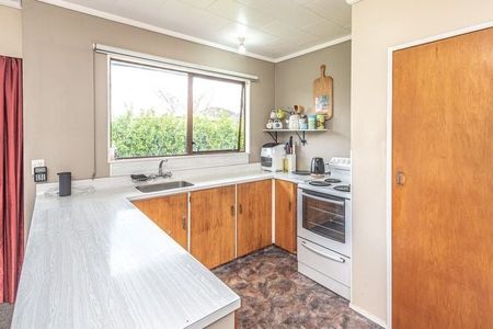 Charming 3-Bedroom Home in Whanganui East - Photo 2