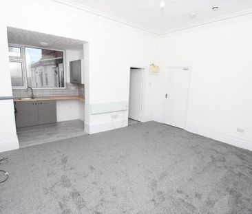 1 bedroom ground floor flat to rent - Photo 2