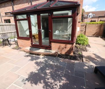 19 Hymers Close - Photo 3