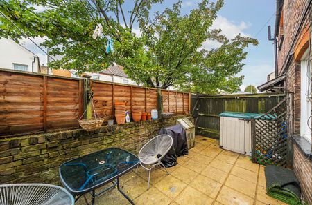 2 bedroom maisonette to rent - Photo 5