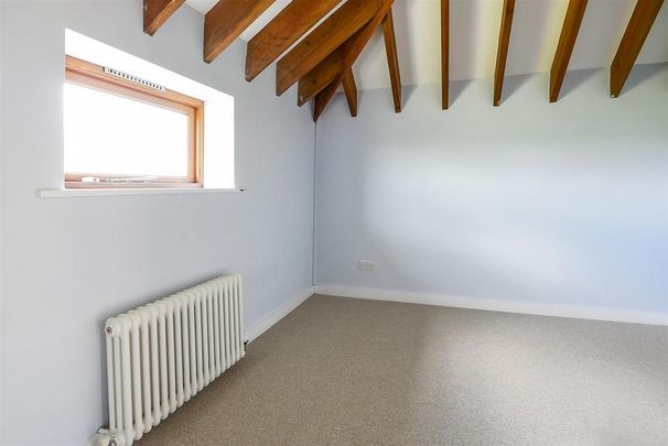 3 bedroom detached bungalow to rent - Photo 1