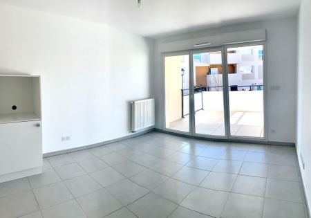 LE PUY SAINTE REPARADE APPARTEMENT T2 TERRASSE ET PARKING, - Photo 3