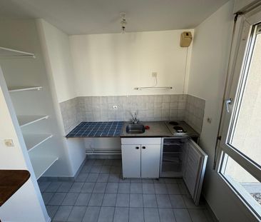 Location Appartement 1 pièce 35m² LYON 7ème - Photo 6