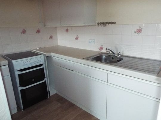 Berkeley Court, Lee-on-the-Solent - Photo 1