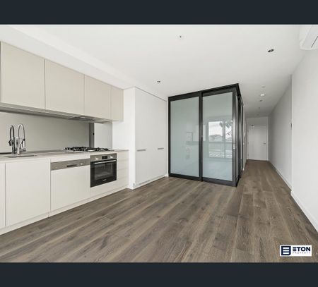 110/19 Russell Street, Essendon, Vic 3040 - Photo 4