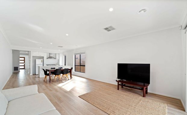 21 Elpis Road, Weir Views VIC, Belconnen - Photo 1