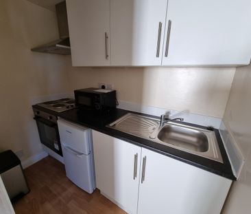 1 Bed Student Accommodation - Photo 3