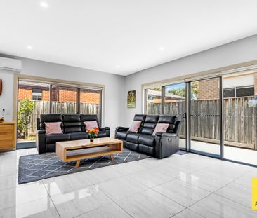 Vibrant and Contemporary Home in Perfect Location! - Photo 4