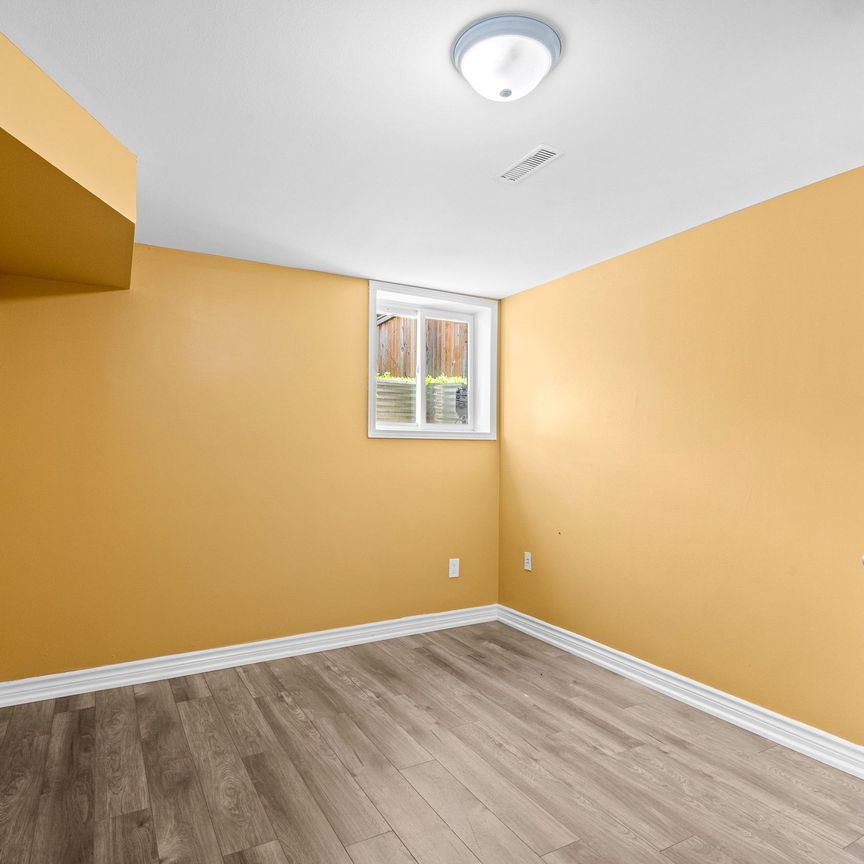 For Lease - 1005 Sandcliff Drive Unit# Bsmt, Oshawa, Ontario - Photo 1