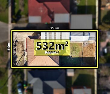 Perfectly Positioned Home - Walk to Ginifer Station & Sunshine Hosp... - Photo 1