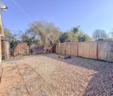 3 bedroom detached bungalow to rent - Photo 1