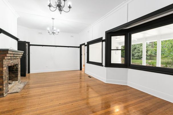 Massive 1930’s Home in the Heart of Mt Dandenong - Photo 1