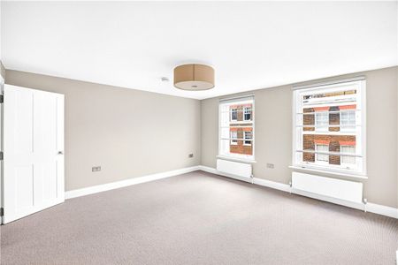 A bright and spacious 2-bedroom, 2-bathroom property set over three floors on New Quebec Street, Marylebone. Ideally located close to Oxford Street, and excellent transport links. - Photo 5