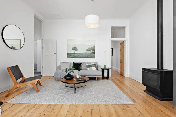 Spacious 3-Bedroom St Kilda Rental with Modern Upgrades and Alfresco Living - Photo 1