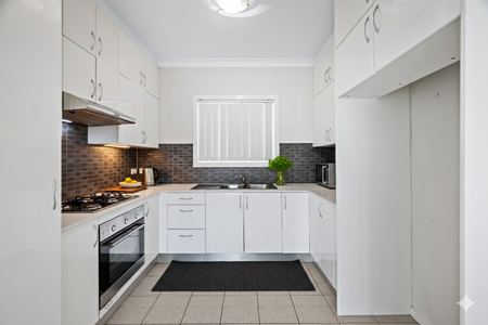 PRACTICAL, PEACE & PRIVATE! - Photo 4