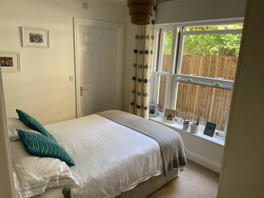 2 Bed Flat, Wimbledon, SW19 - Photo 1