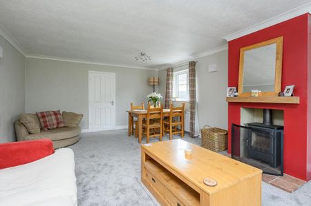 2 bedroom detached bungalow to rent - Photo 2