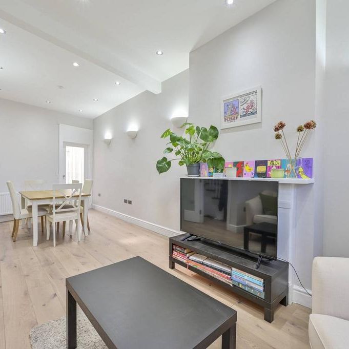 3 bedroom terraced house to rent - Photo 1