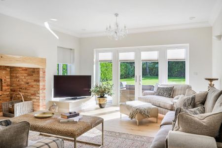 5 bedroom detached house to rent - Photo 4