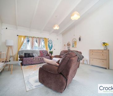 Warm & Cosy 2-Bedroom Unit with - Photo 6