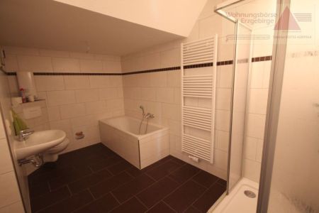 Gemütliche und modern sanierte Dachgeschosswohnung im Zentrum von Annaberg!! - Photo 3