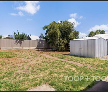 Two Bedroom Home on Spacious Block - Photo 2