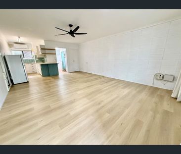 5/249-251 Sheridan Street, Cairns North, Qld 4870 - Photo 2