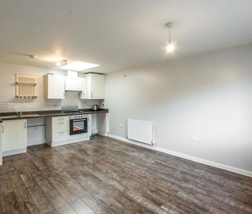 2 bedroom coach house to rent - Photo 5